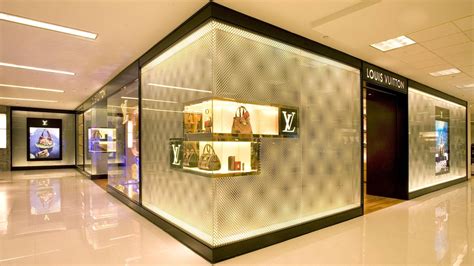 louis vuitton tysons corner|tysons corner bloomingdale's.